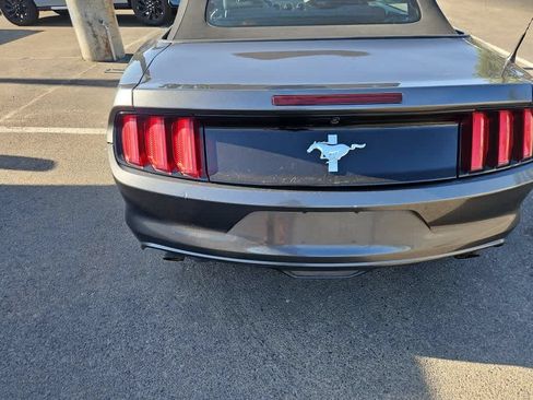 Used 2016 Ford Mustang Convertible RWD image 7