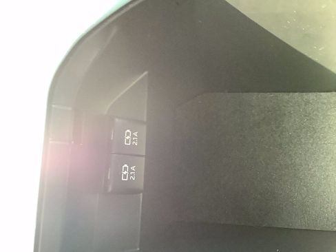 Used 2020 Toyota Camry SE w/ Carpet Mat Package FWD image 48