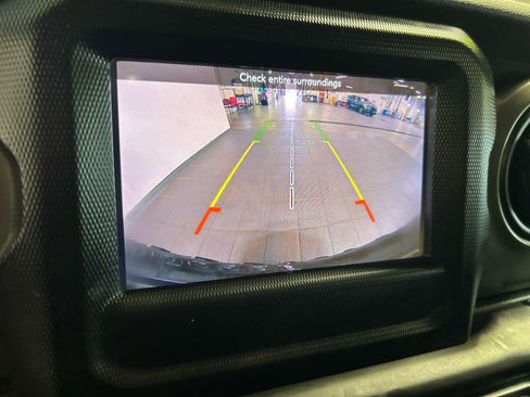 Used 2018 Jeep Wrangler Unlimited Sport S AWD/4WD image 5