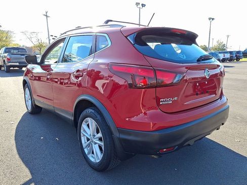 Certified 2018 Nissan Rogue Sport SV image 4