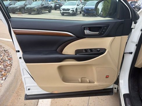 Used 2018 Toyota Highlander Limited AWD/4WD image 7