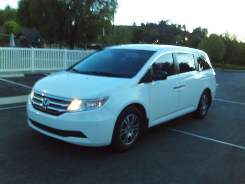 Used 2011 Honda Odyssey EX-L image 3