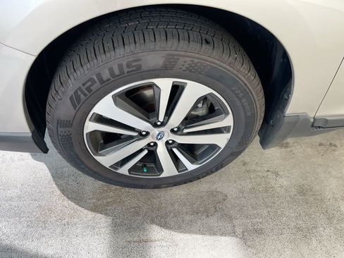 Used 2018 Subaru Outback 2.5i Limited AWD/4WD image 10