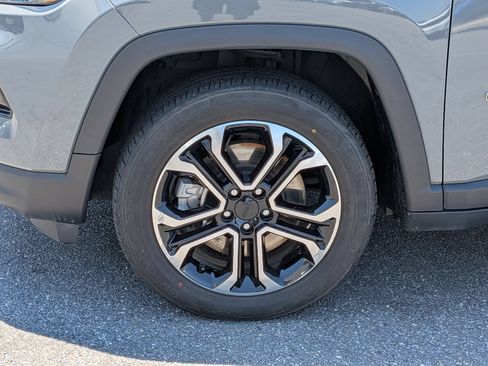 Used 2024 Jeep Compass Limited AWD/4WD image 10