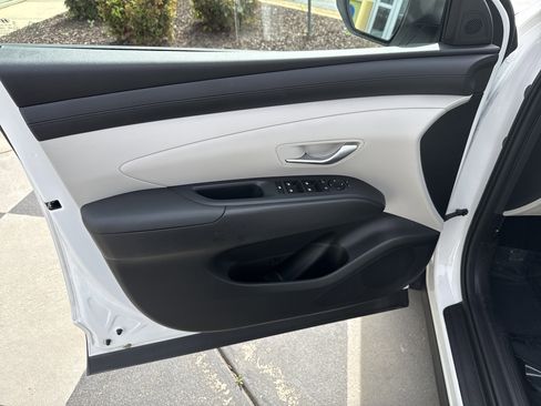 Used 2025 Hyundai Tucson SEL image 14