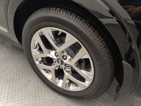 Used 2019 Kia Sorento SX image 31