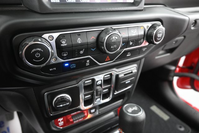 Used 2022 Jeep Wrangler Unlimited Rubicon 4xe w/ Cold Weather Group AWD/4WD image 33