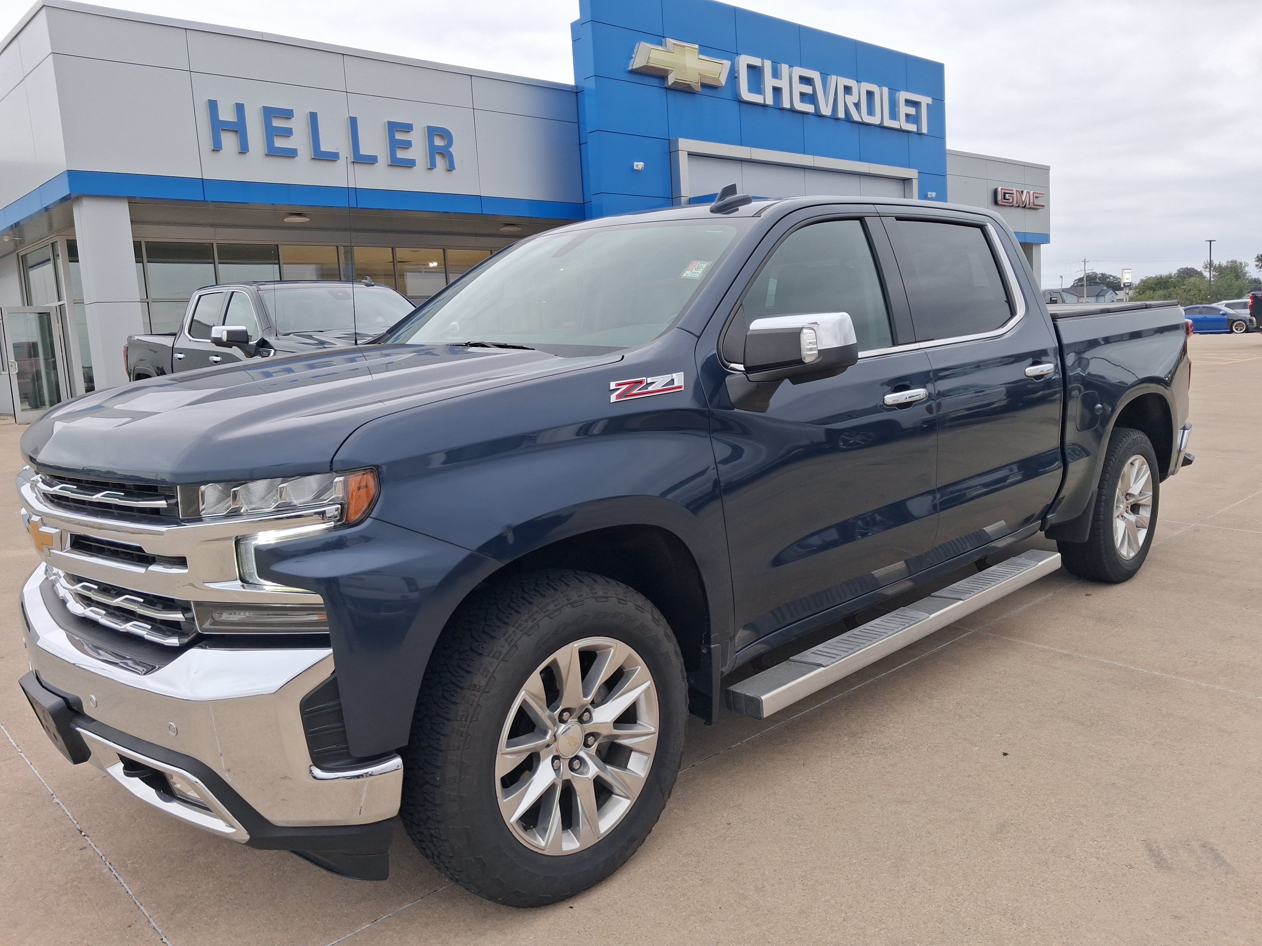 Used 2021 Chevrolet Silverado 1500 LTZ AWD/4WD image 3