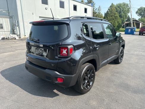 Used 2016 Jeep Renegade Latitude AWD/4WD image 3