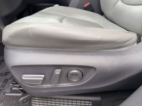 Used 2021 Toyota Sienna XLE image 24