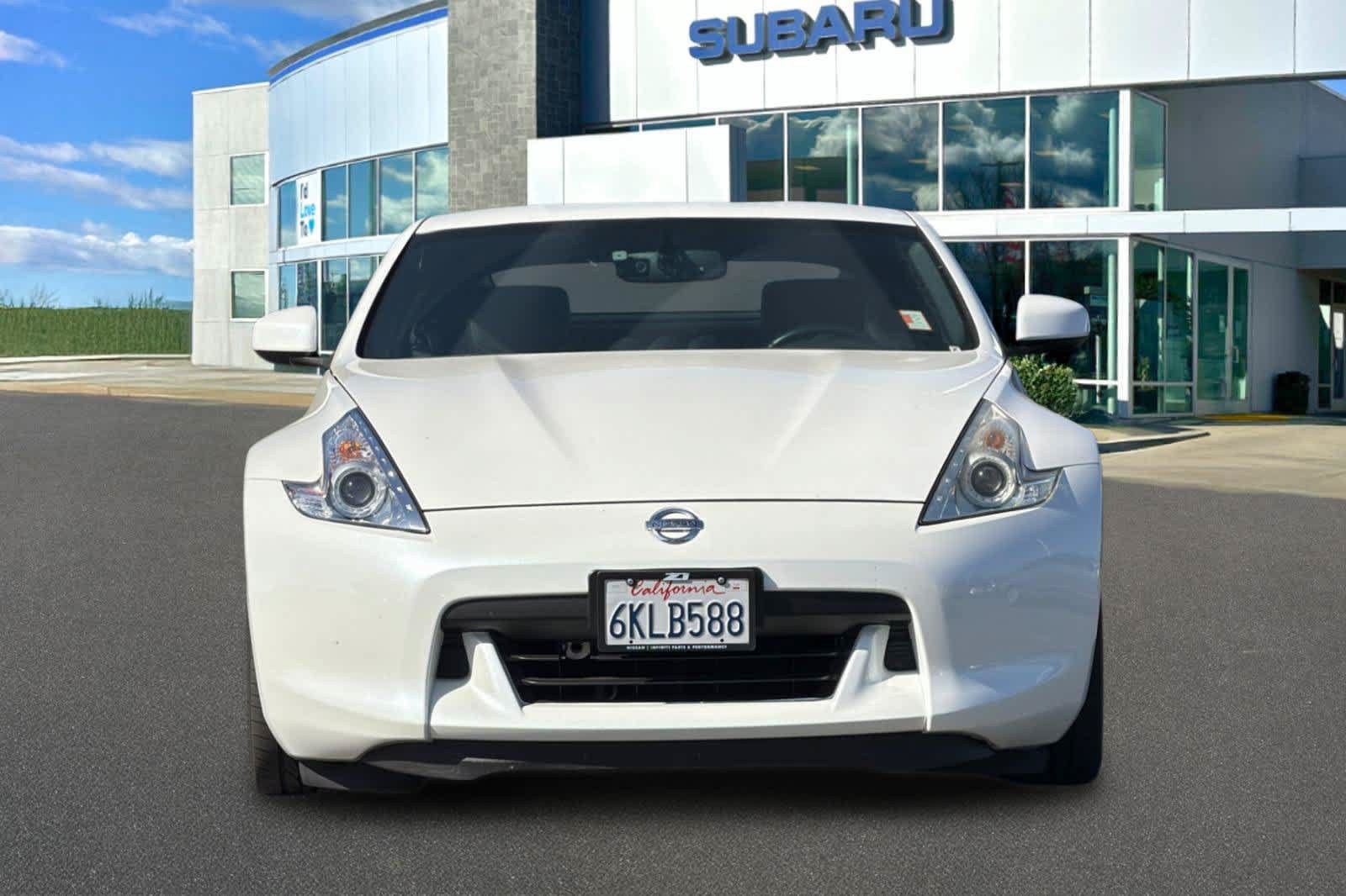 Used 2009 Nissan 370Z Touring w/ Sport Pkg RWD image 8