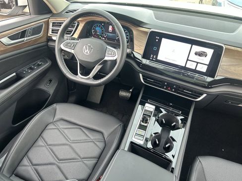 New 2026 Volkswagen Atlas SE FWD image 10