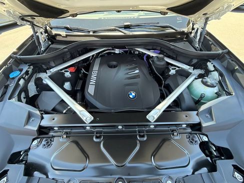 New 2026 BMW X7 xDrive40i AWD/4WD image 8