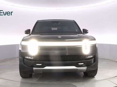 Used 2024 Rivian R1S Adventure image 3