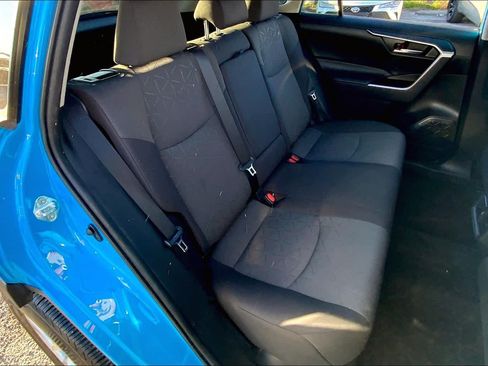 Used 2021 Toyota RAV4 XLE FWD image 19