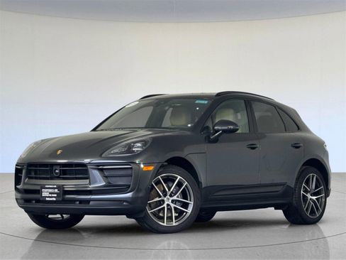 Used 2025 Porsche Macan image 1