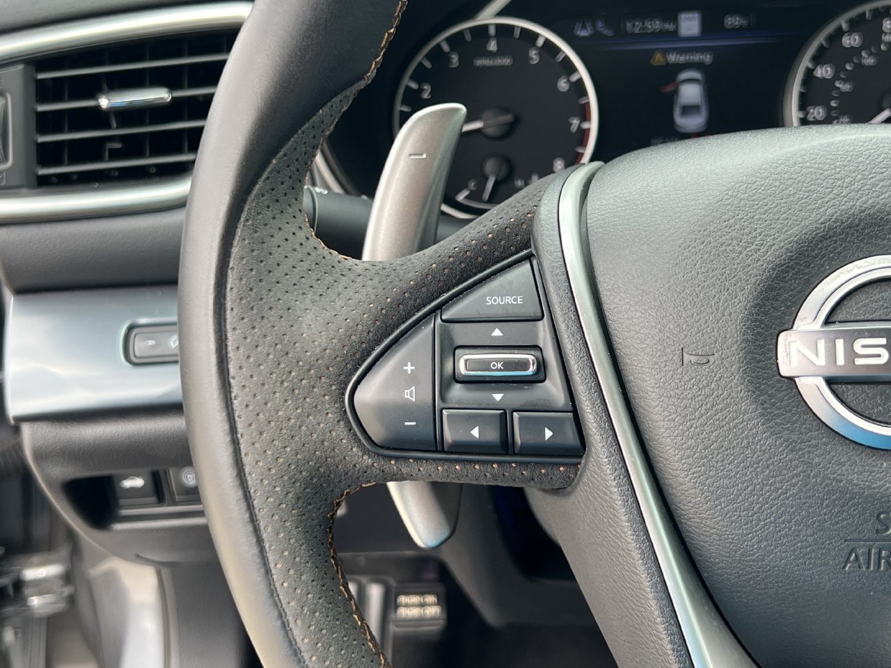 Used 2023 Nissan Maxima SR w/ Sport Mat Group FWD image 11
