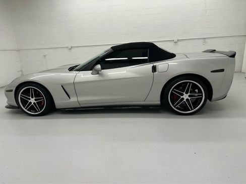Used 2007 Chevrolet Corvette Convertible w/ Preferred Equipment Group RWD image 24