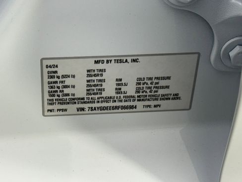 Used 2024 Tesla Model Y Long Range image 46