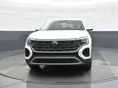 New 2026 Volkswagen Atlas Cross Sport SE image 2