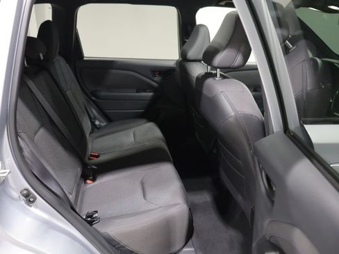 Used 2025 Subaru Forester Premium AWD/4WD image 19