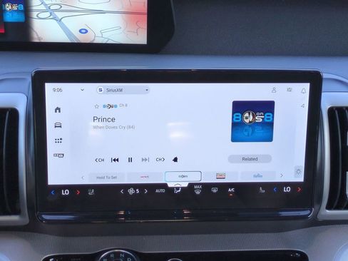 Used 2025 Ford Expedition Active image 18