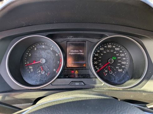 Used 2020 Volkswagen Tiguan SE w/ Panoramic Sunroof Package FWD image 31