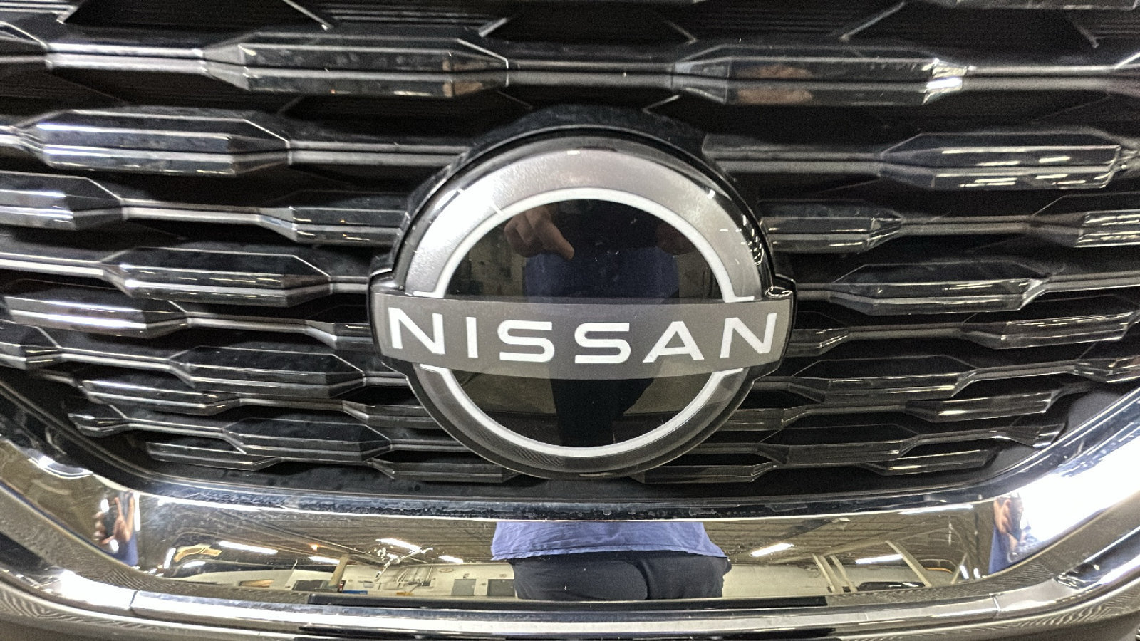 Used 2023 Nissan Rogue SV FWD image 10
