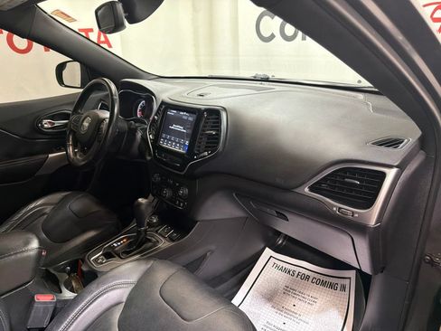 Used 2019 Jeep Cherokee High Altitude AWD/4WD image 12
