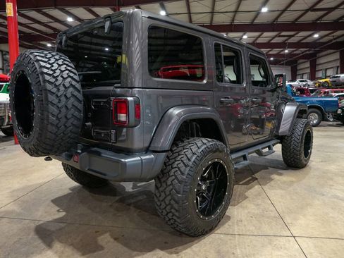 Used 2019 Jeep Wrangler Unlimited Sahara w/ Uconnect 4C Nav & Sound Group AWD/4WD image 28