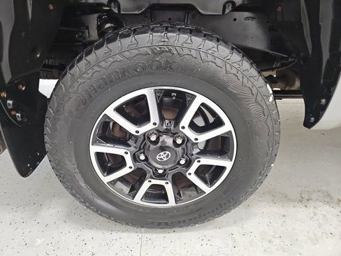 Used 2018 Toyota Tundra SR5 w/ TRD Off Road Package image 7