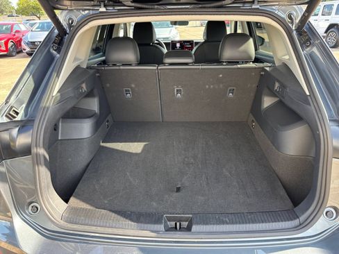 Used 2026 Volkswagen Tiguan SE AWD/4WD image 33