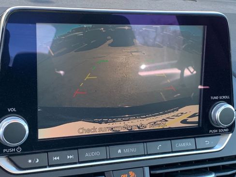 Used 2025 Nissan Altima 2.5 SV image 23