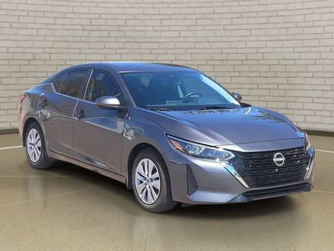 Used 2025 Nissan Sentra S FWD image 3