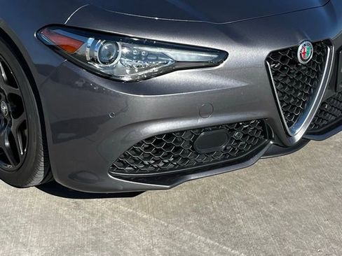 Used 2023 Alfa Romeo Giulia Ti image 8