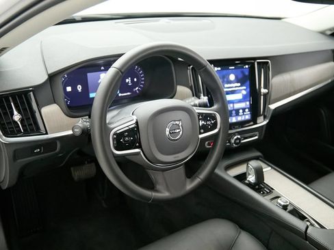 Certified 2025 Volvo V90 B6 Cross Country Plus AWD/4WD image 13