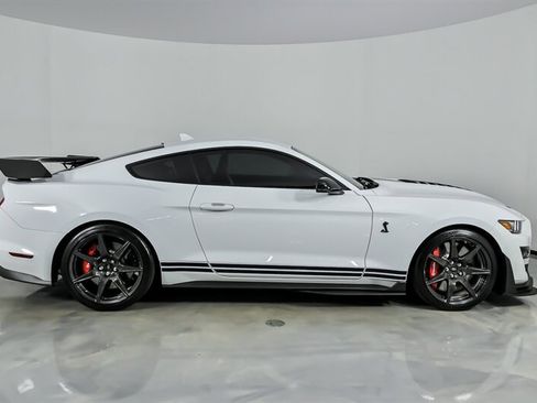 Used 2022 Ford Mustang Shelby GT500 w/ Carbon Fiber Track Pack RWD image 15