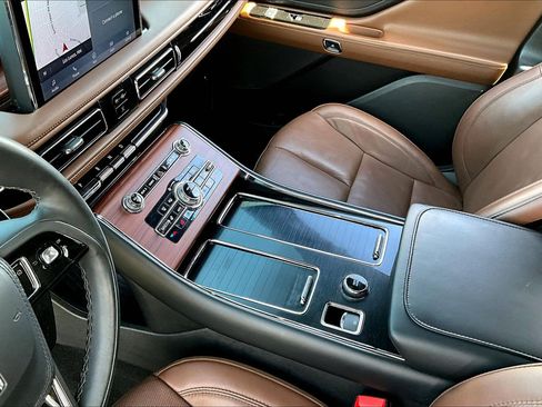 Used 2024 Lincoln Aviator Reserve w/ Equipment Group 201A image 18