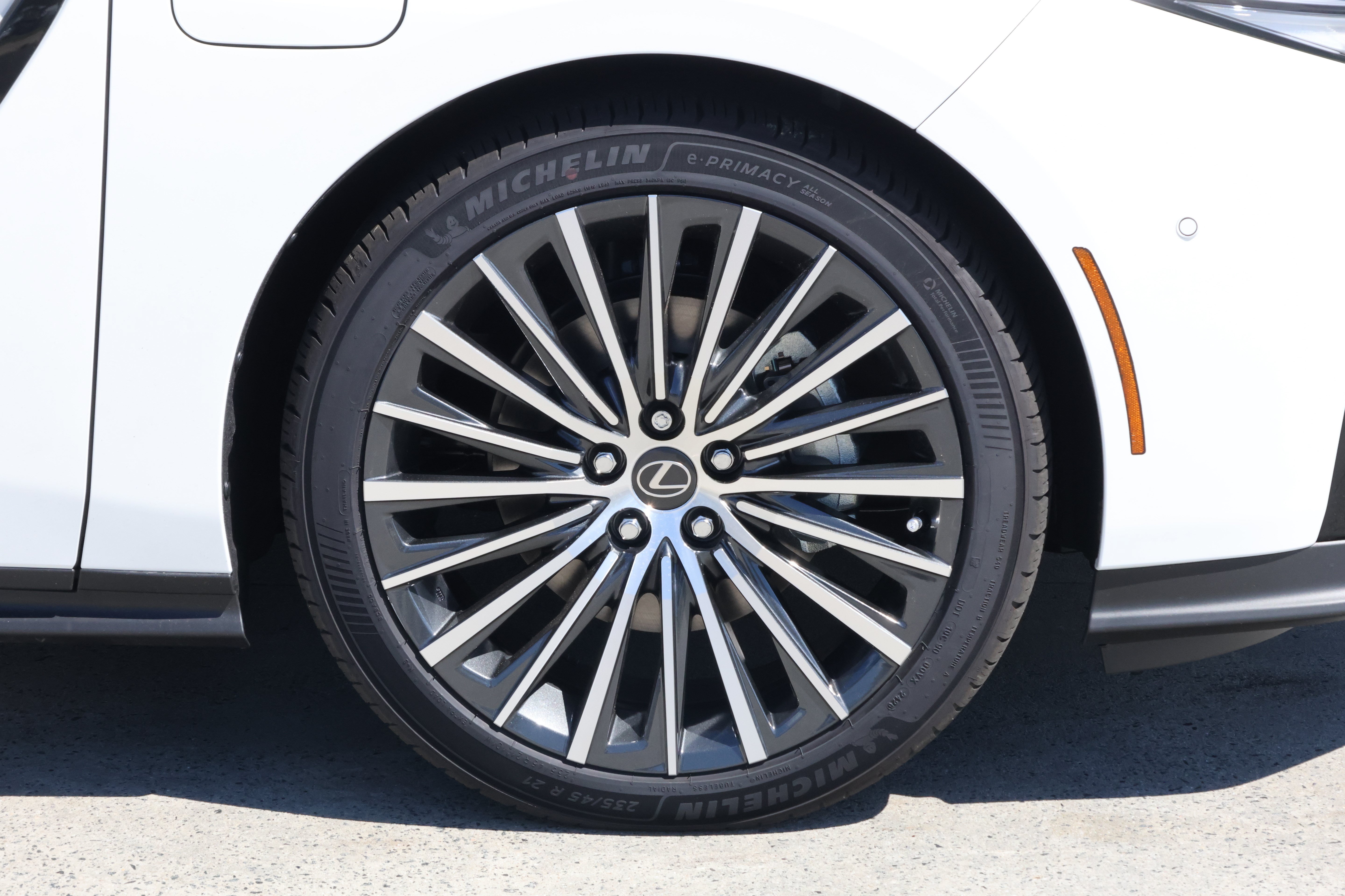 New 2026 Lexus ES 350e w/ Accessory Package (K3) FWD image 11