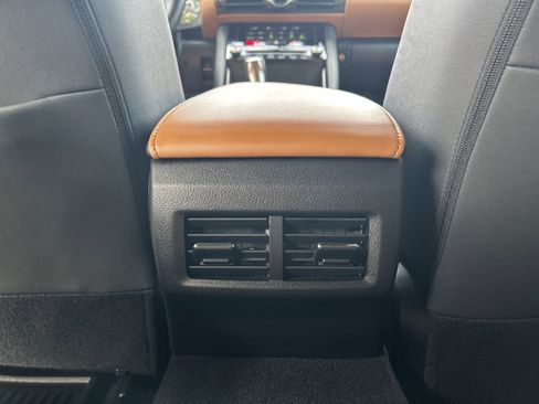Used 2025 Lexus IS 350 F Sport RWD image 28