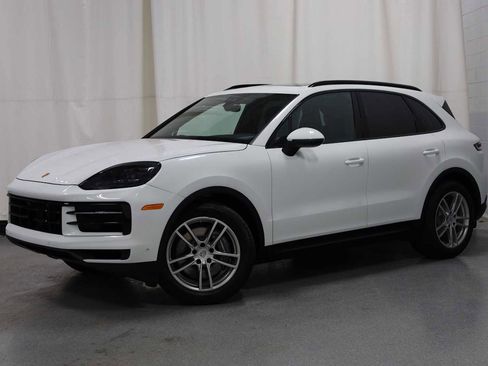 Used 2024 Porsche Cayenne image 1