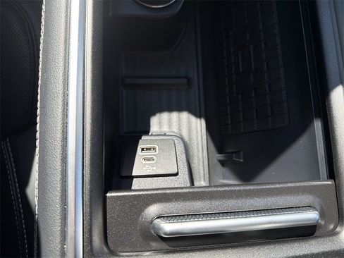 Used 2025 Ford Expedition Platinum image 37