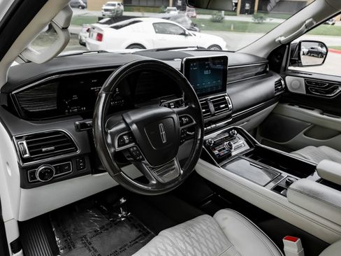 Used 2020 Lincoln Navigator Black Label w/ Cargo Convenience Package AWD/4WD image 2