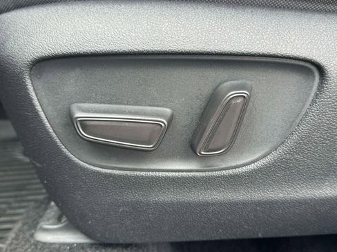 Used 2023 Toyota Highlander LE image 17