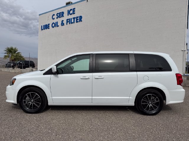 Used 2019 Dodge Grand Caravan SXT w/ Blacktop Package FWD image 2