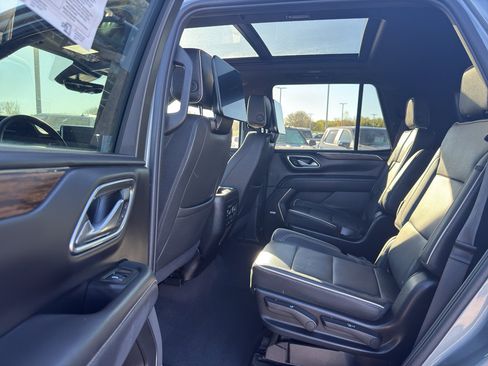 Used 2024 Chevrolet Tahoe Premier w/ Premium Package AWD/4WD image 31