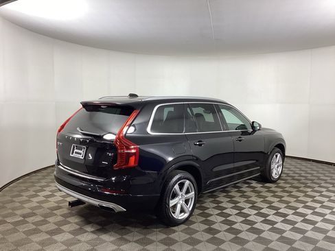 Used 2020 Volvo XC90 T6 Momentum AWD/4WD image 2