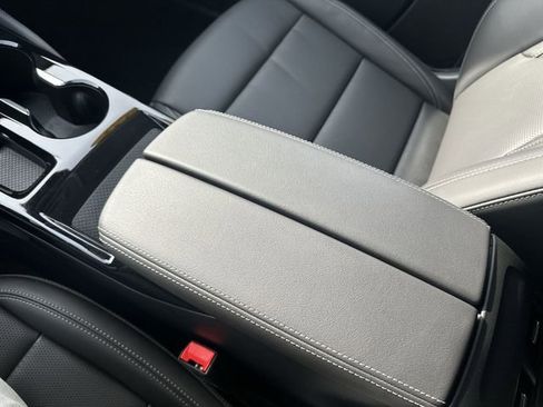 Used 2025 Buick Envision Preferred AWD/4WD image 24