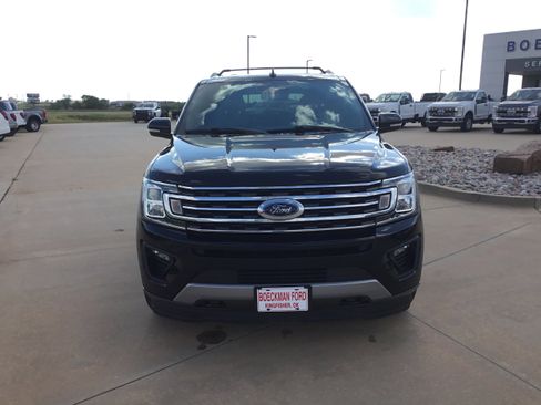 Used 2020 Ford Expedition XLT w/ Equipment Group 202A image 2