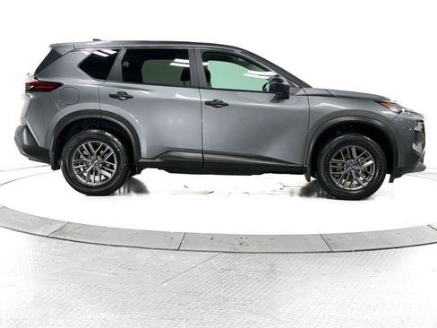 Used 2023 Nissan Rogue S image 11